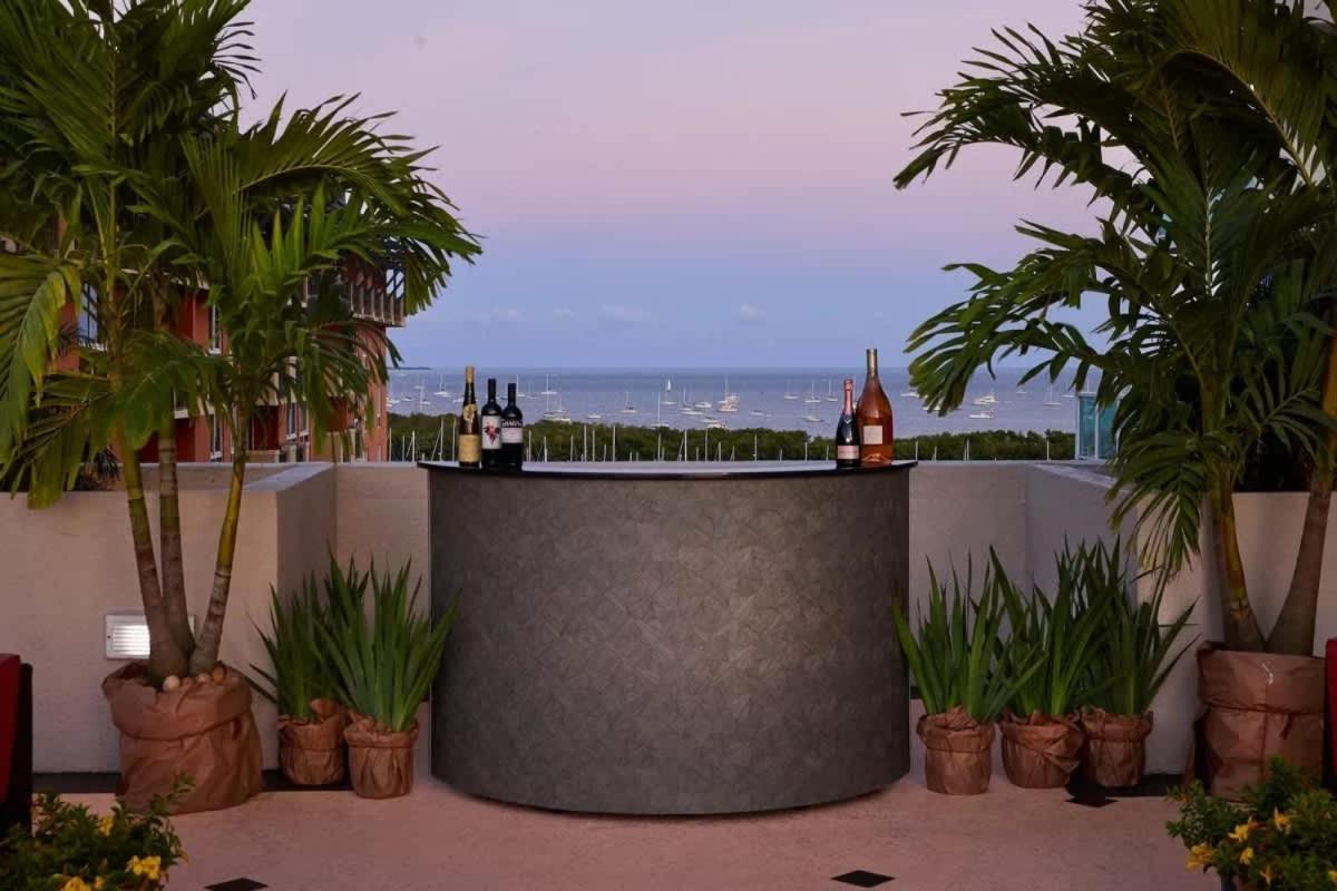 Mvr King Bay View Inn
